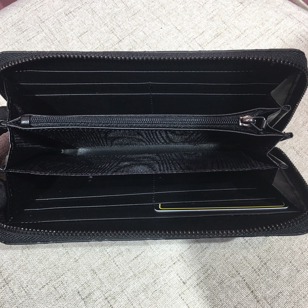 グッチ財布コピー着用イメージ